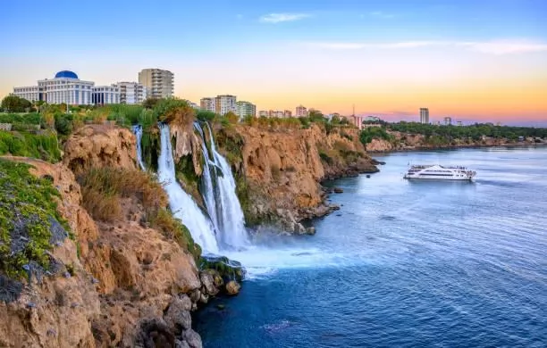 Antalya Şehir Merkezi: Akdeniz’in Parlayan Yıldızı - ICON TURIZM - CONCIERGE EXCLUSIVE SERVICE 